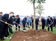 Party leader attends launch of tree planting festival in Hanoi
